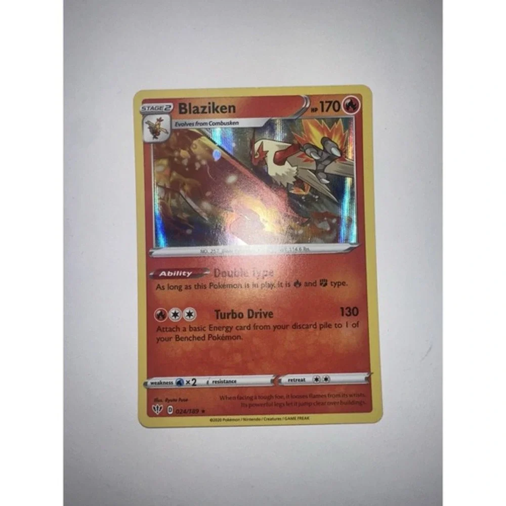 Blaziken 024/189 CRIMP ERROR!! SEE PICS! Swsh03: Darkness Ablaze Holo LP-Nm‎